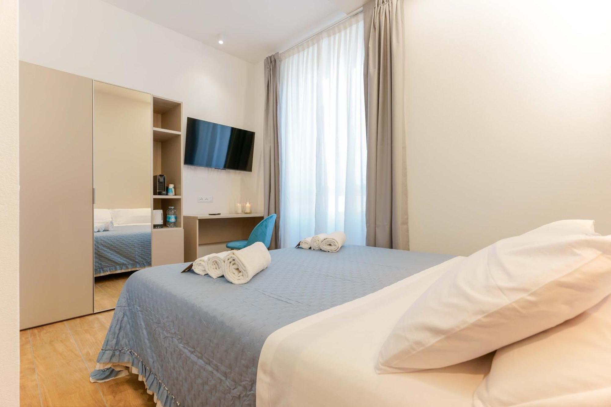 Aqua Comfort Rooms - Eja Sardinia Кальярі Екстер'єр фото
