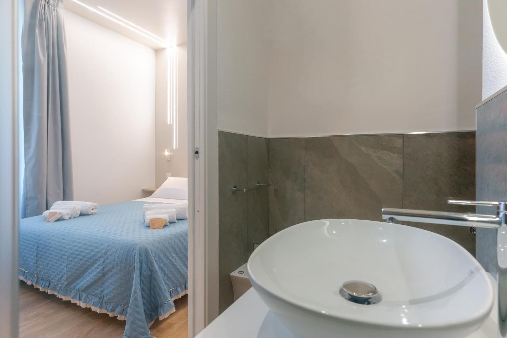 Aqua Comfort Rooms - Eja Sardinia Кальярі Екстер'єр фото