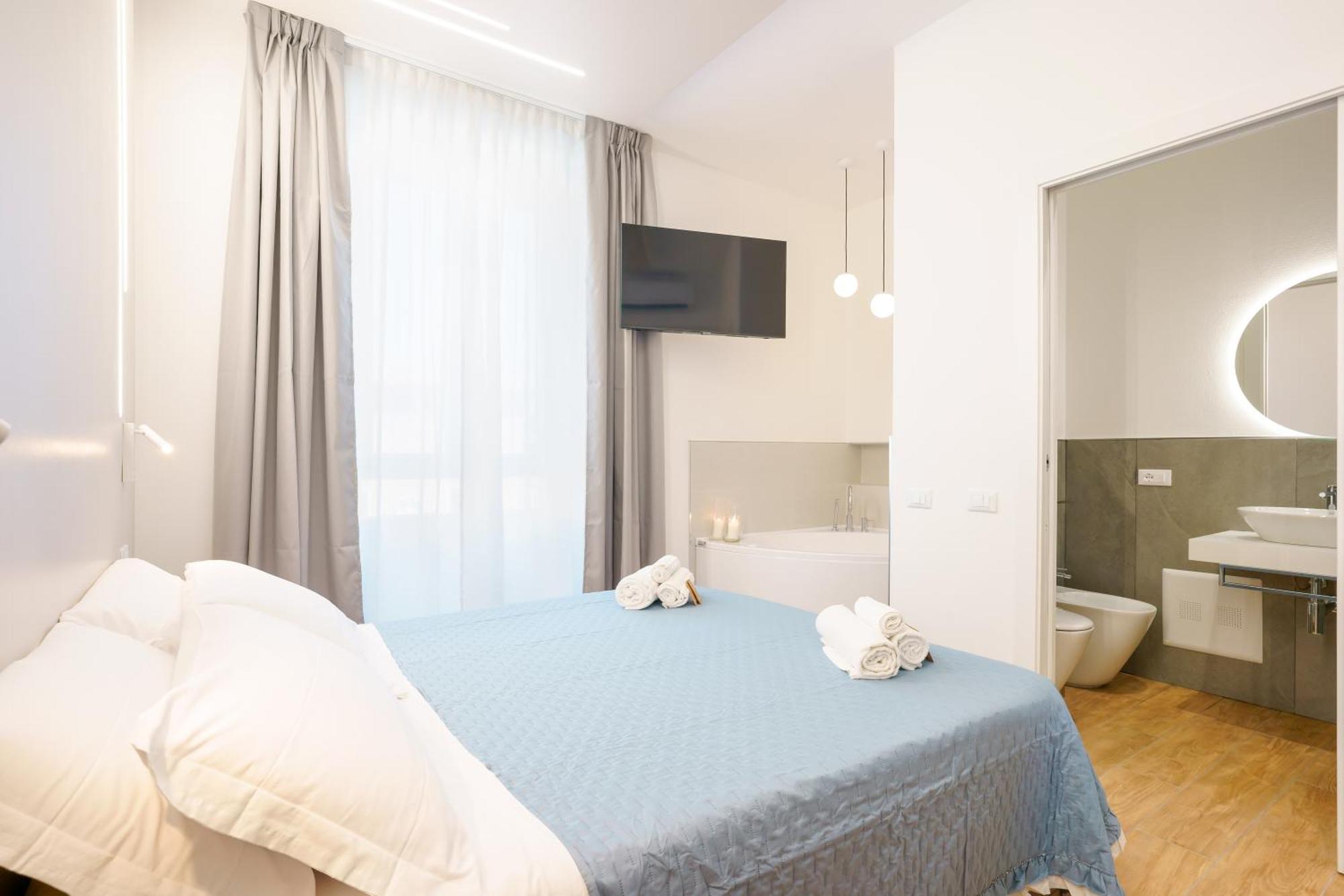 Aqua Comfort Rooms - Eja Sardinia Кальярі Екстер'єр фото
